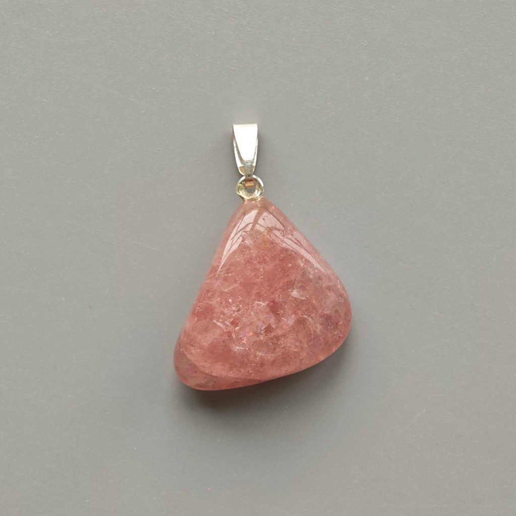 Strawberry Quartz Free Form Tumble Pendant With Metal M004 18-25mm A