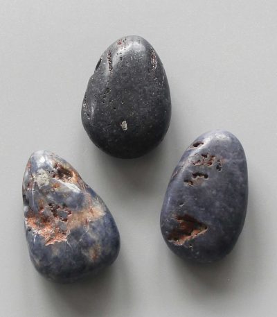 Sapphire B Tumble Pendant With Cross Hole 2.5mm 0.8-1.2 inch (2.2-3cm) A/B