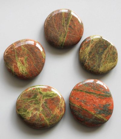 Unakite Banded Smooth Stone 1.6 inch (0.8-1 x 3.5-4.5cm) A
