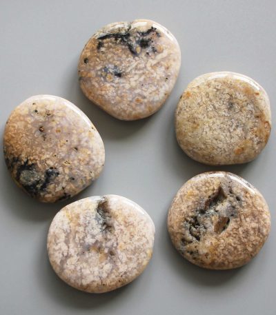 Apricot Colour Spot Agate Smooth Stone 1.6 inch (0.8-1 x 3.5-4.5cm) A/B