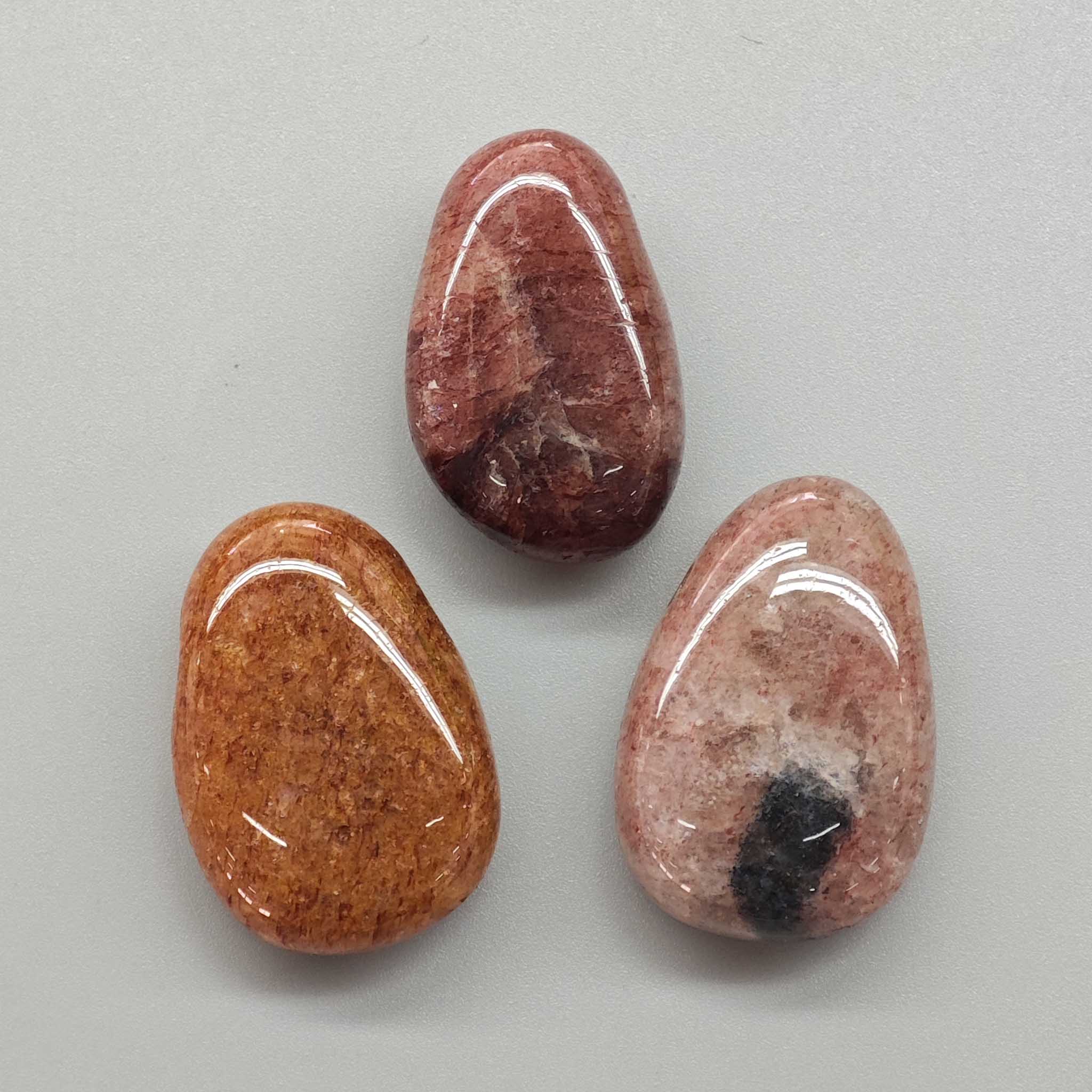 d849fc685212f4ba1ff2de9d44a2c8e5-1 Muscovite Ca Tumble Pendant With Cross Hole 2.5mm 0.8-1.2 inch (2.2-3cm) A/B