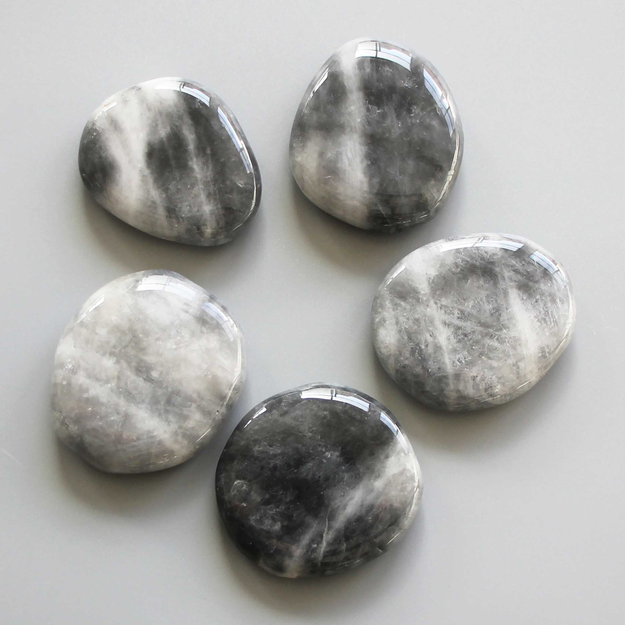 f07ff1c00a326c85c4e3fba314ab5099 Quartz Zebra Smooth Stone 1.6 inch (0.8-1 x 3.5-4.5cm) A