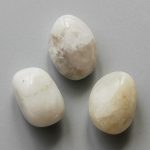 Moonstone Rainbow White Tumble Stone 1 inch (2-3cm) B