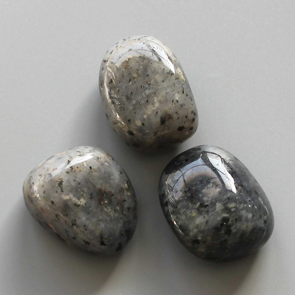 Blue Quartz With Black Spot Tumble Stone 1 inch (2-3cm) A