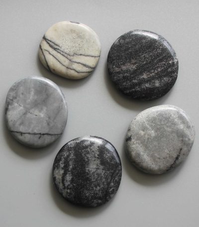 Net Jasper China Smooth Stone 1.6 inch (0.8-1 x 3.5-4.5cm) A/B