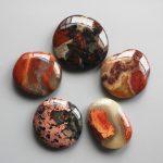 Poppy Jasper Smooth Stone 1.6 inch (0.8-1 x 3.5-4.5cm) A/B